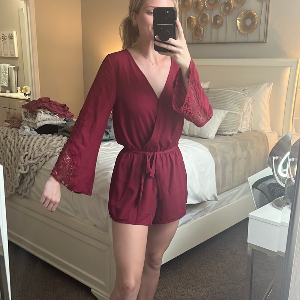 Showpo romper size US 4, wine color with tie belt